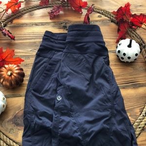Lululemon Capri drawstring navy studio pant